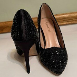 Dream Pairs Black Studded Rhinestone Pumps